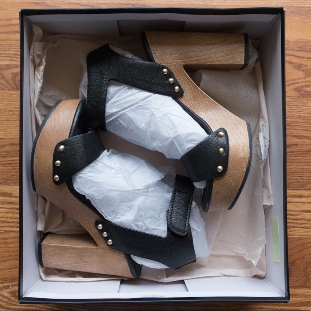 BCBG Platform Heel